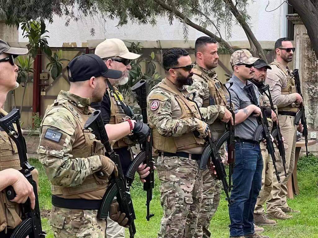 Đội ngũ vệ sĩ chuyên nghiệp